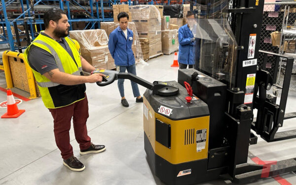 Operational Best Practices for Using Pallet Jacks
